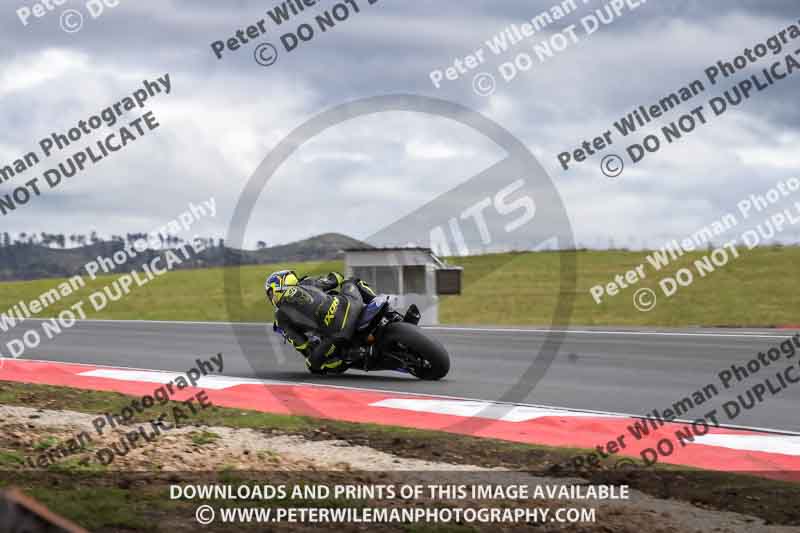 cadwell no limits trackday;cadwell park;cadwell park photographs;cadwell trackday photographs;enduro digital images;event digital images;eventdigitalimages;navarra;no limits trackdays;peter wileman photography;racing digital images;trackday digital images;trackday photos